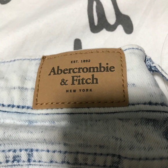 Abercrombie & Fitch shorts - Picture 3 of 5